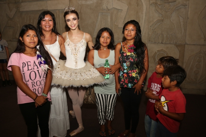 Bolshoi Brasil realiza ações com índios da região