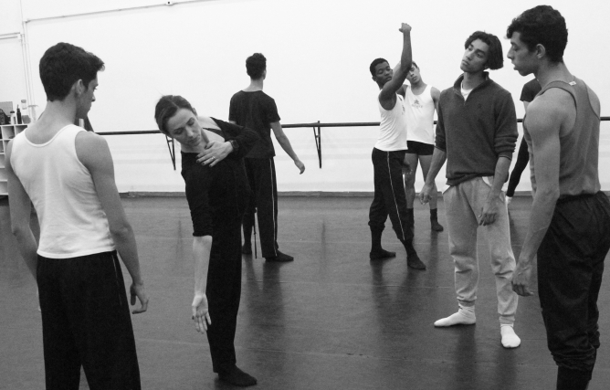 Bolshoi Brasil recebe a coreógrafa Cassi Abranches