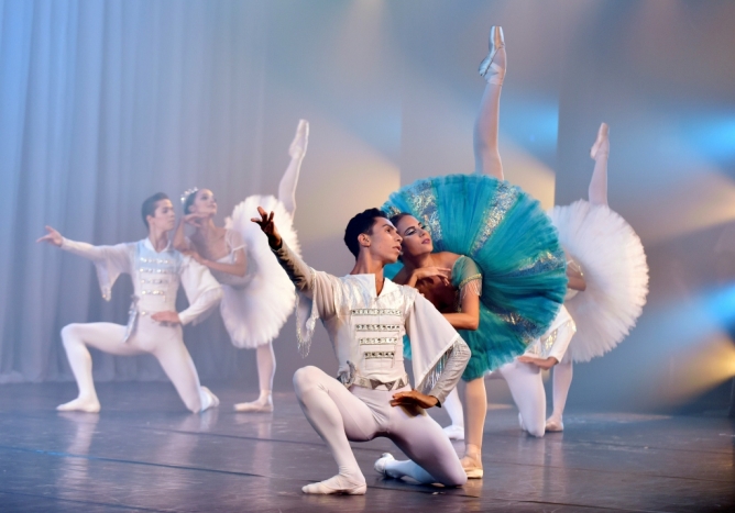 Gala Bolshoi, Mulher, História e Poesia