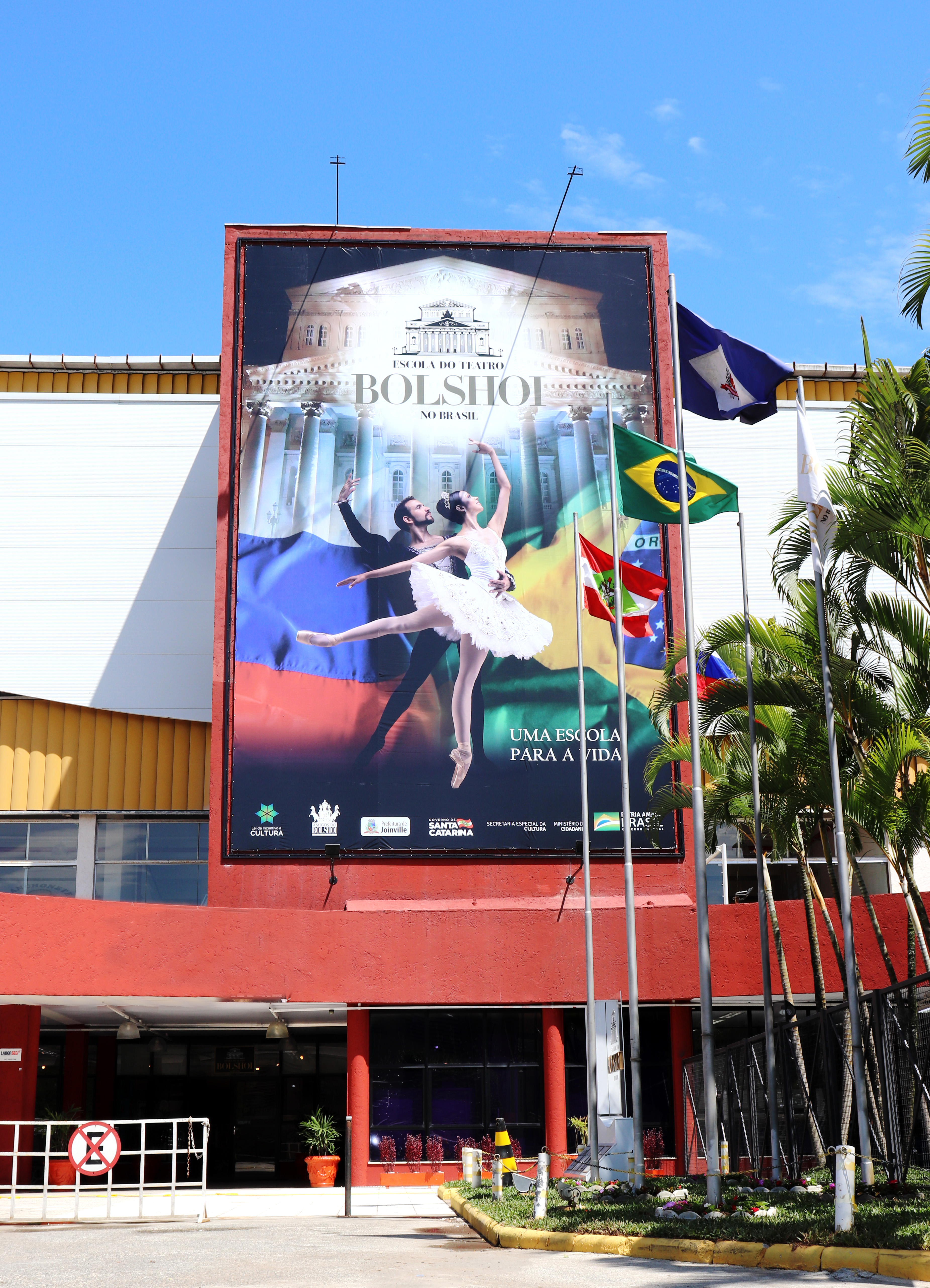 Escola Bolshoi recebe título concedido pela Câmara de Vereadores de Joinville