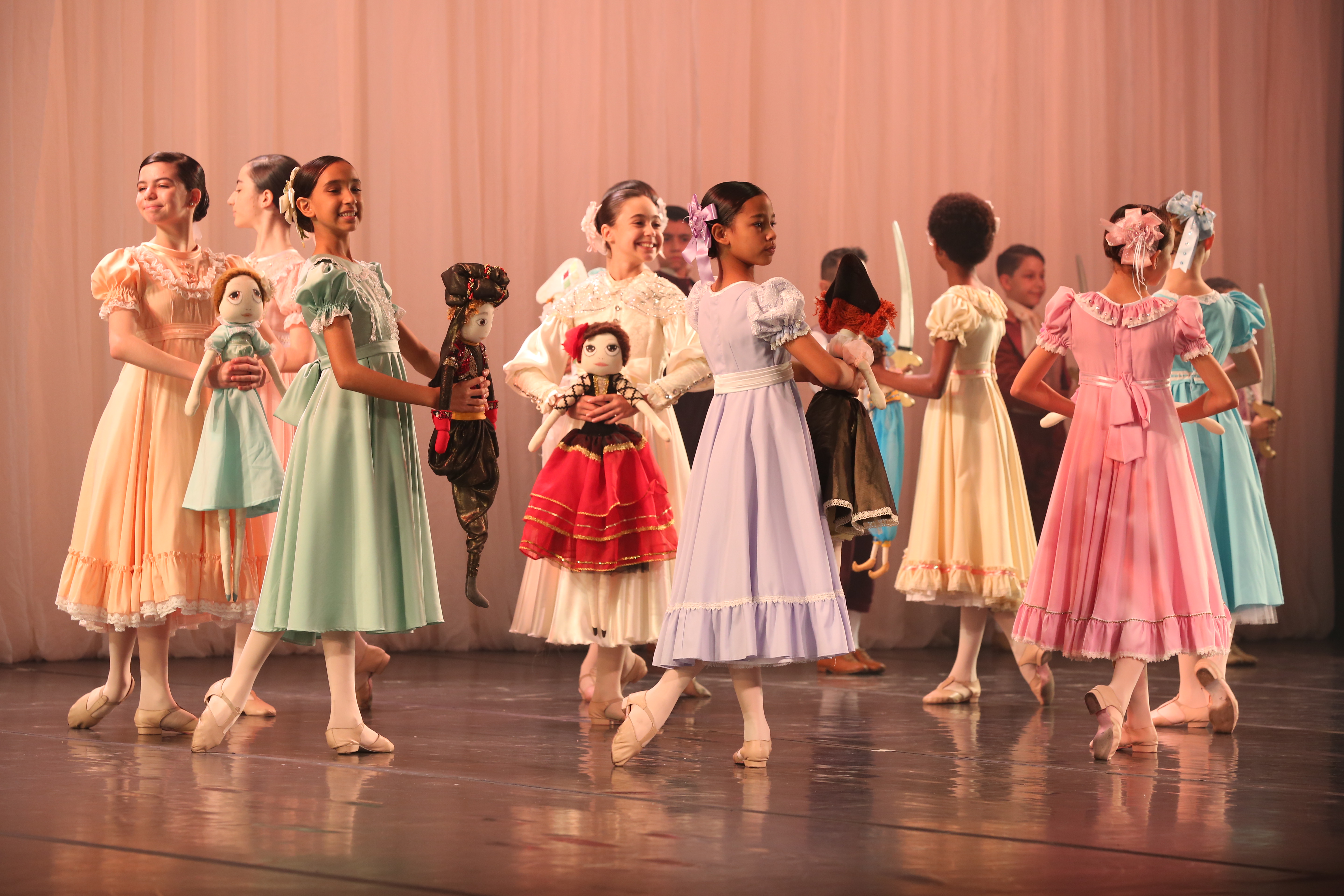 Bolshoi Brasil apresenta em Joinville espetáculo Tchaikovsky em Dança